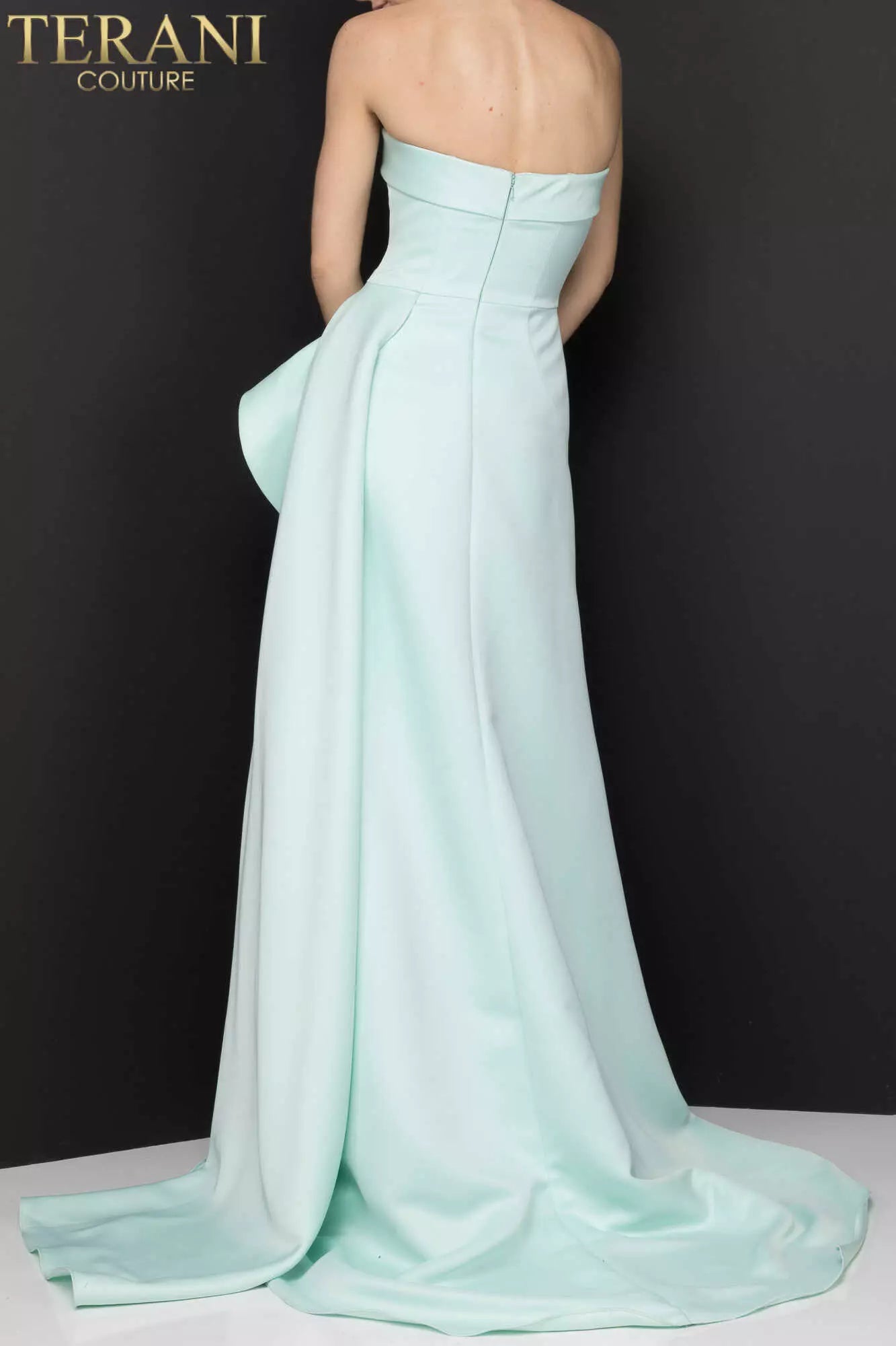 Welcome to WWW.SWANDRESSES.COM, your destination for authentic designer dresses. Discover our Elegant Maxi, Classic Cocktail, Sophisticated Sheath, Glamorous Mermaid, Timeless A-Line, Romantic Lace, Off-the-Shoulder, and High-Low Dresses. Perfect for weddings, galas, proms, and special occasions. Elevate your style 