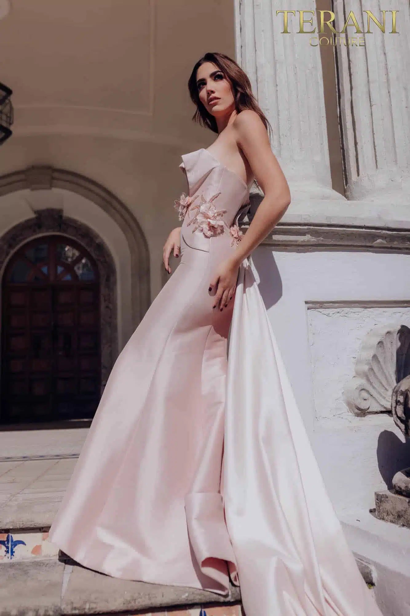 Welcome to WWW.SWANDRESSES.COM, your destination for authentic designer dresses. Discover our Elegant Maxi, Classic Cocktail, Sophisticated Sheath, Glamorous Mermaid, Timeless A-Line, Romantic Lace, Off-the-Shoulder, and High-Low Dresses. Perfect for weddings, galas, proms, and special occasions. Elevate your style 