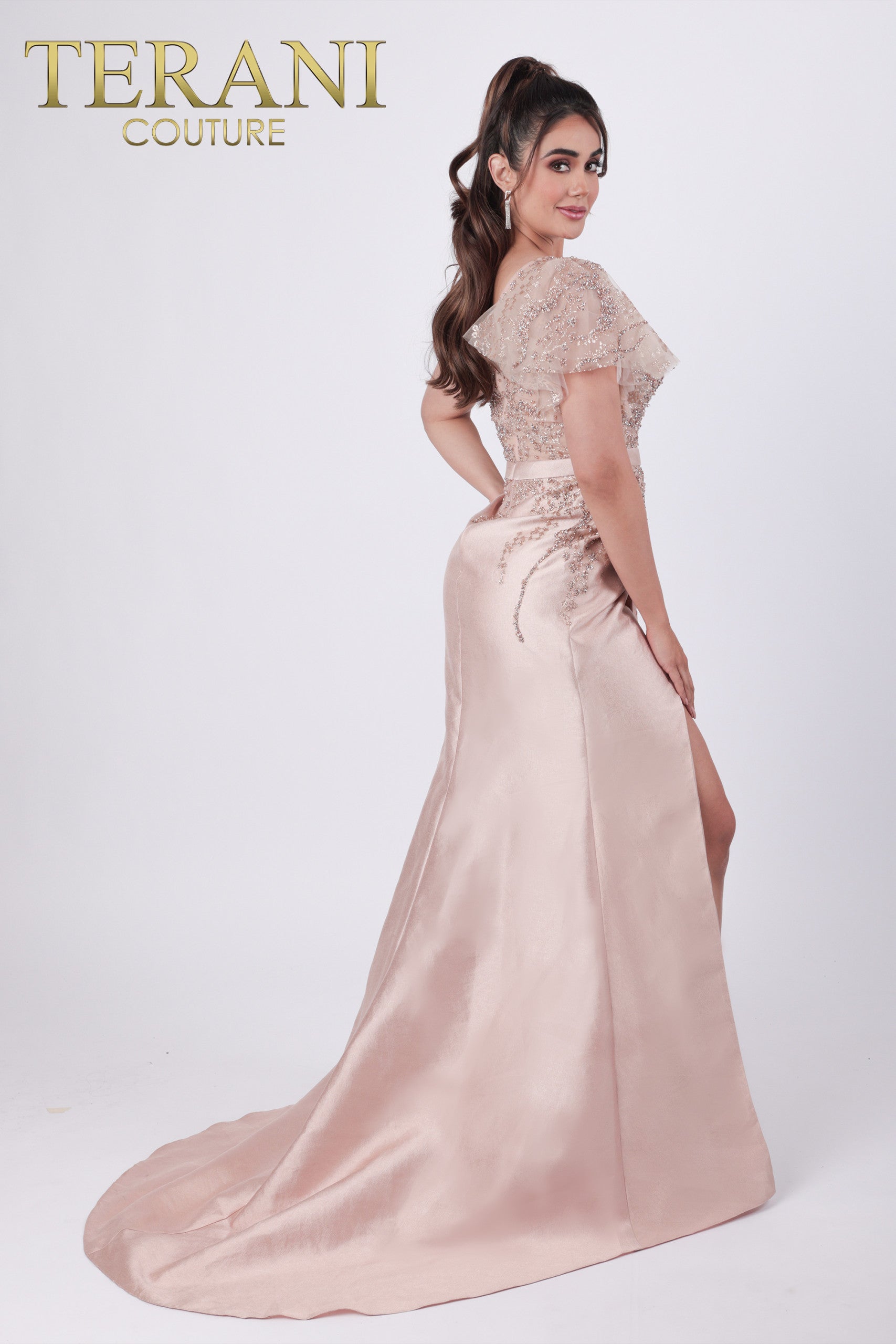 Welcome to WWW.SWANDRESSES.COM, your destination for authentic designer dresses. Discover our Elegant Maxi, Classic Cocktail, Sophisticated Sheath, Glamorous Mermaid, Timeless A-Line, Romantic Lace, Off-the-Shoulder, and High-Low Dresses. Perfect for weddings, galas, proms, and special occasions. Elevate your style 