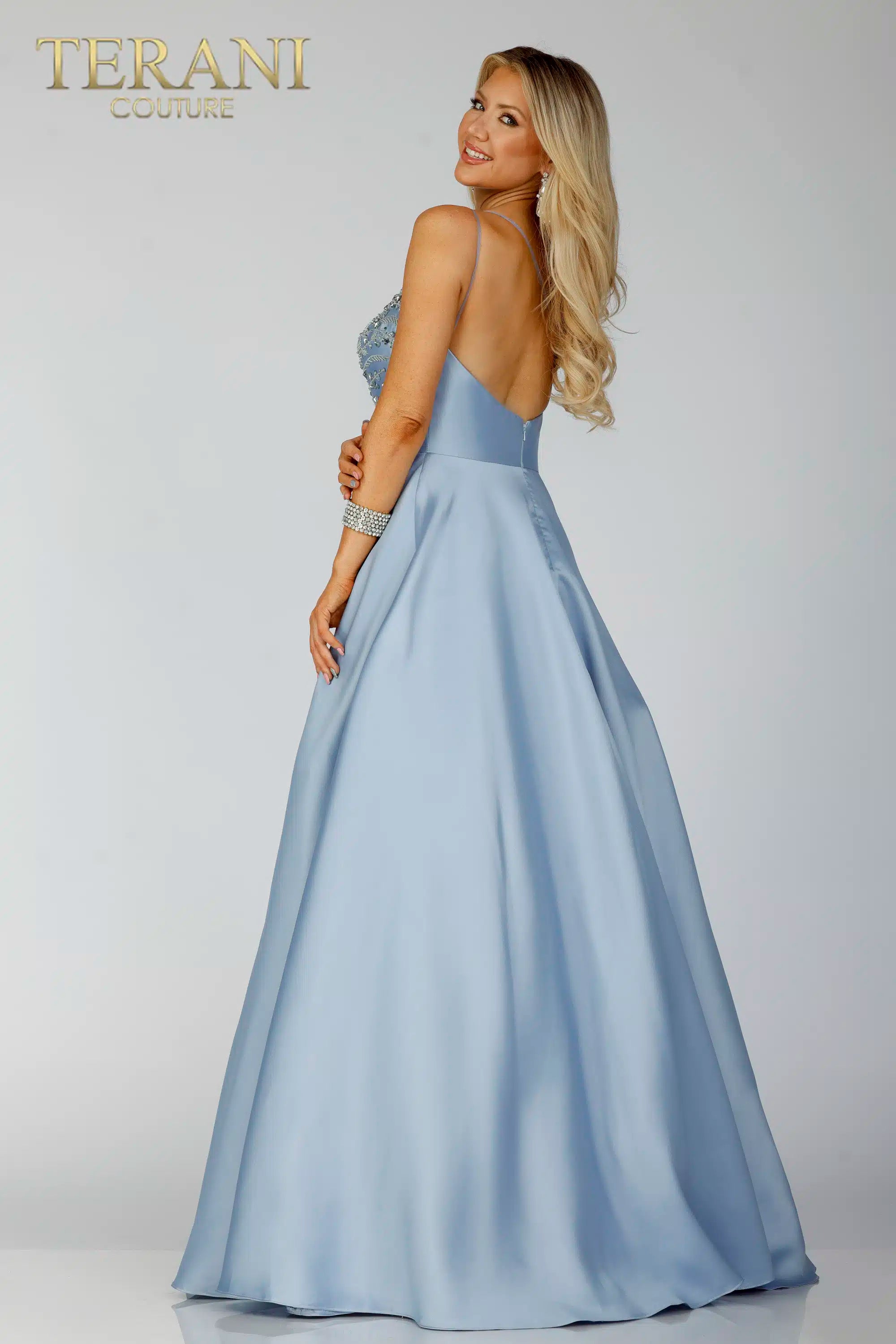 Welcome to WWW.SWANDRESSES.COM, your destination for authentic designer dresses. Discover our Elegant Maxi, Classic Cocktail, Sophisticated Sheath, Glamorous Mermaid, Timeless A-Line, Romantic Lace, Off-the-Shoulder, and High-Low Dresses. Perfect for weddings, galas, proms, and special occasions. Elevate your style 