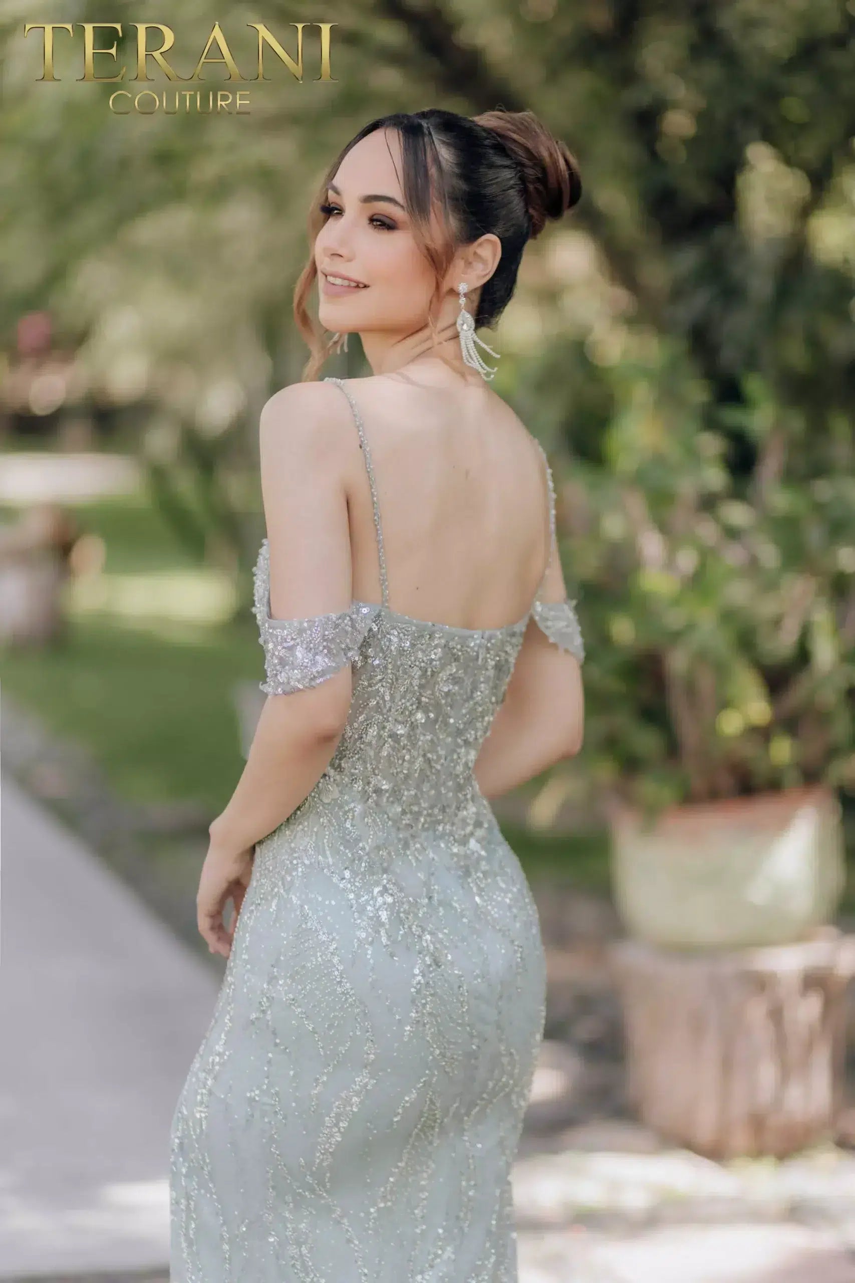 Welcome to WWW.SWANDRESSES.COM, your destination for authentic designer dresses. Discover our Elegant Maxi, Classic Cocktail, Sophisticated Sheath, Glamorous Mermaid, Timeless A-Line, Romantic Lace, Off-the-Shoulder, and High-Low Dresses. Perfect for weddings, galas, proms, and special occasions. Elevate your style 