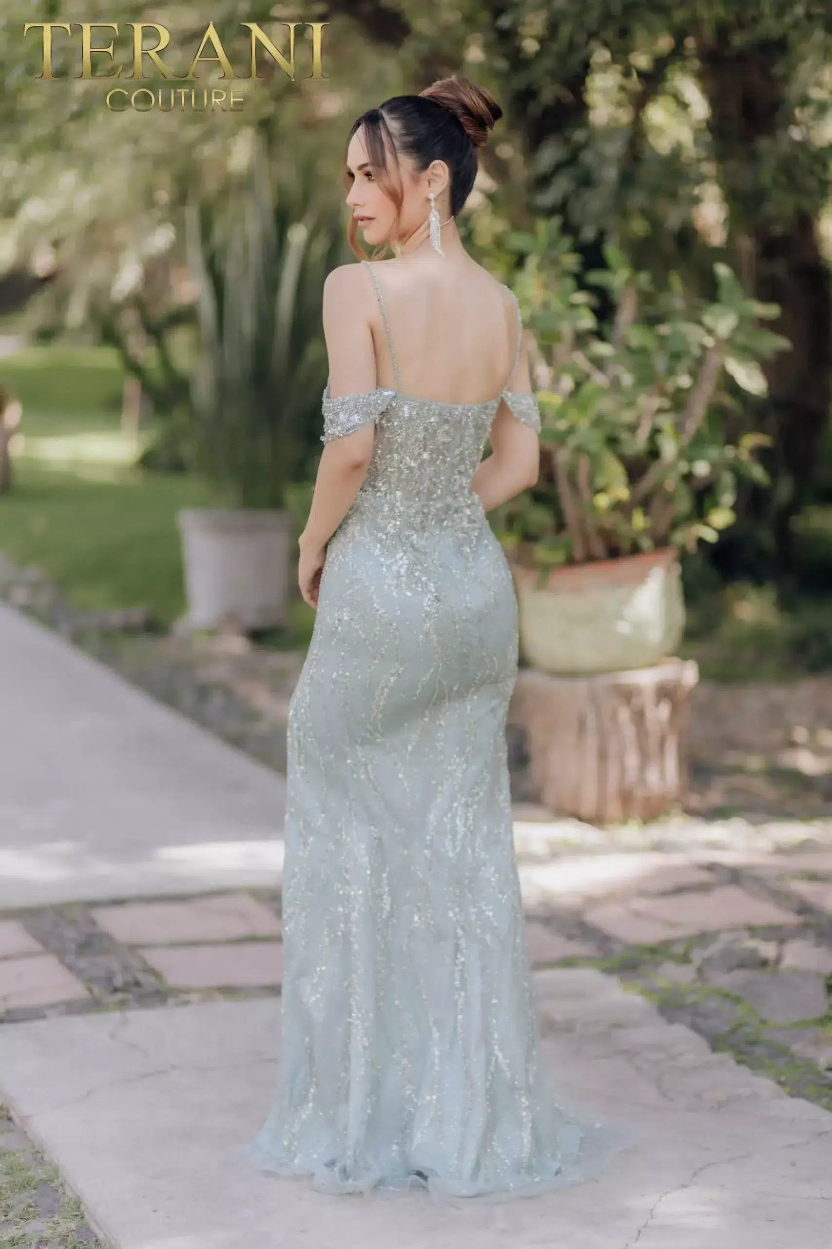 Welcome to WWW.SWANDRESSES.COM, your destination for authentic designer dresses. Discover our Elegant Maxi, Classic Cocktail, Sophisticated Sheath, Glamorous Mermaid, Timeless A-Line, Romantic Lace, Off-the-Shoulder, and High-Low Dresses. Perfect for weddings, galas, proms, and special occasions. Elevate your style 