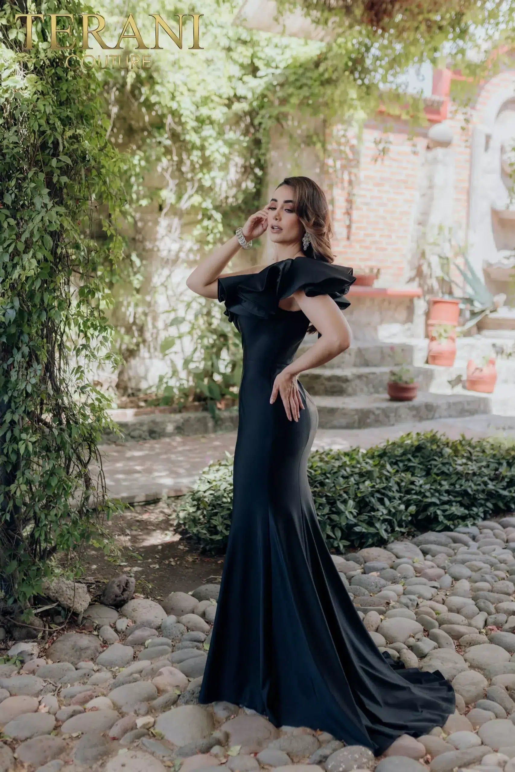 Welcome to WWW.SWANDRESSES.COM, your destination for authentic designer dresses. Discover our Elegant Maxi, Classic Cocktail, Sophisticated Sheath, Glamorous Mermaid, Timeless A-Line, Romantic Lace, Off-the-Shoulder, and High-Low Dresses. Perfect for weddings, galas, proms, and special occasions. Elevate your style 