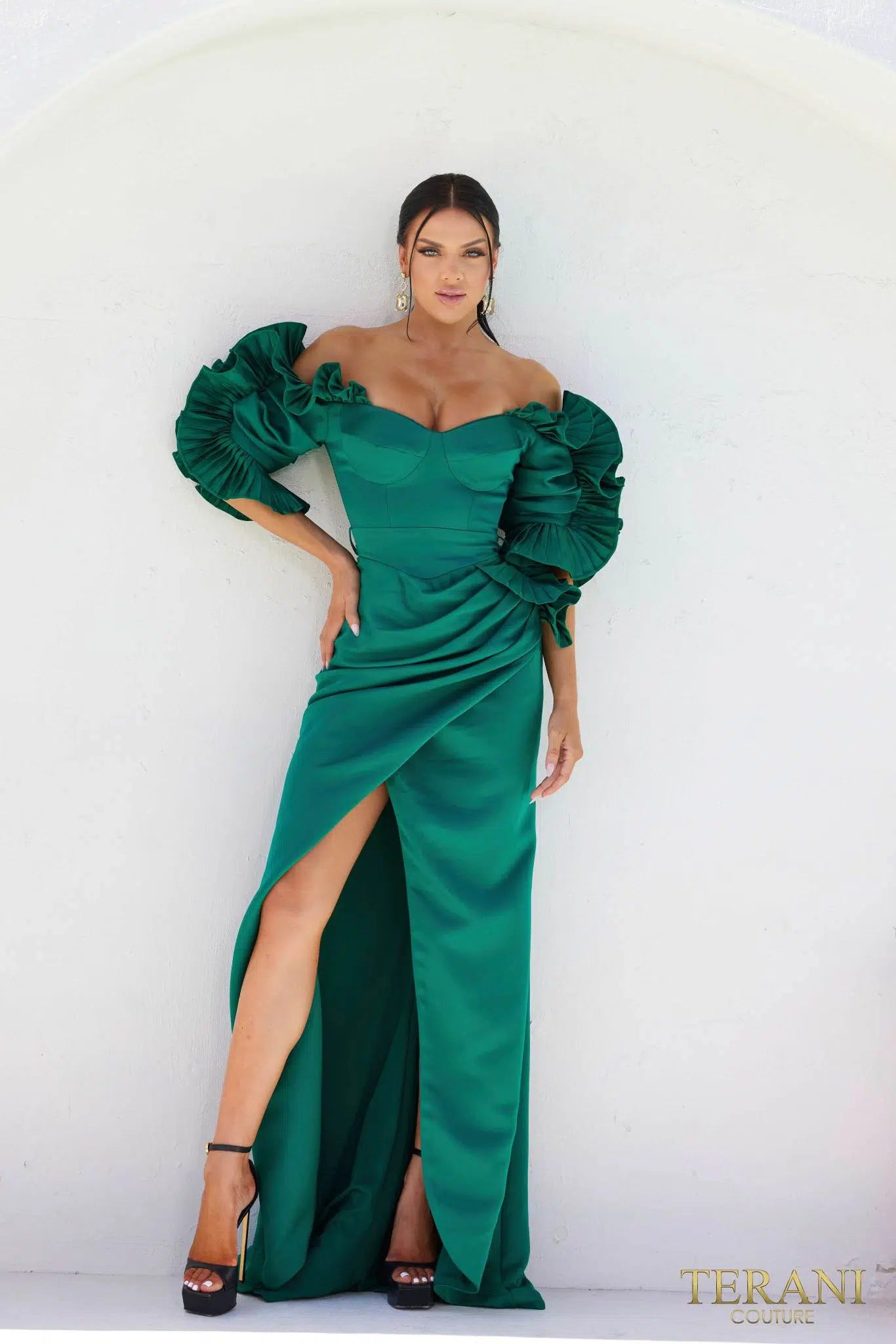 Welcome to WWW.SWANDRESSES.COM, your destination for authentic designer dresses. Discover our Elegant Maxi, Classic Cocktail, Sophisticated Sheath, Glamorous Mermaid, Timeless A-Line, Romantic Lace, Off-the-Shoulder, and High-Low Dresses. Perfect for weddings, galas, proms, and special occasions. Elevate your style 