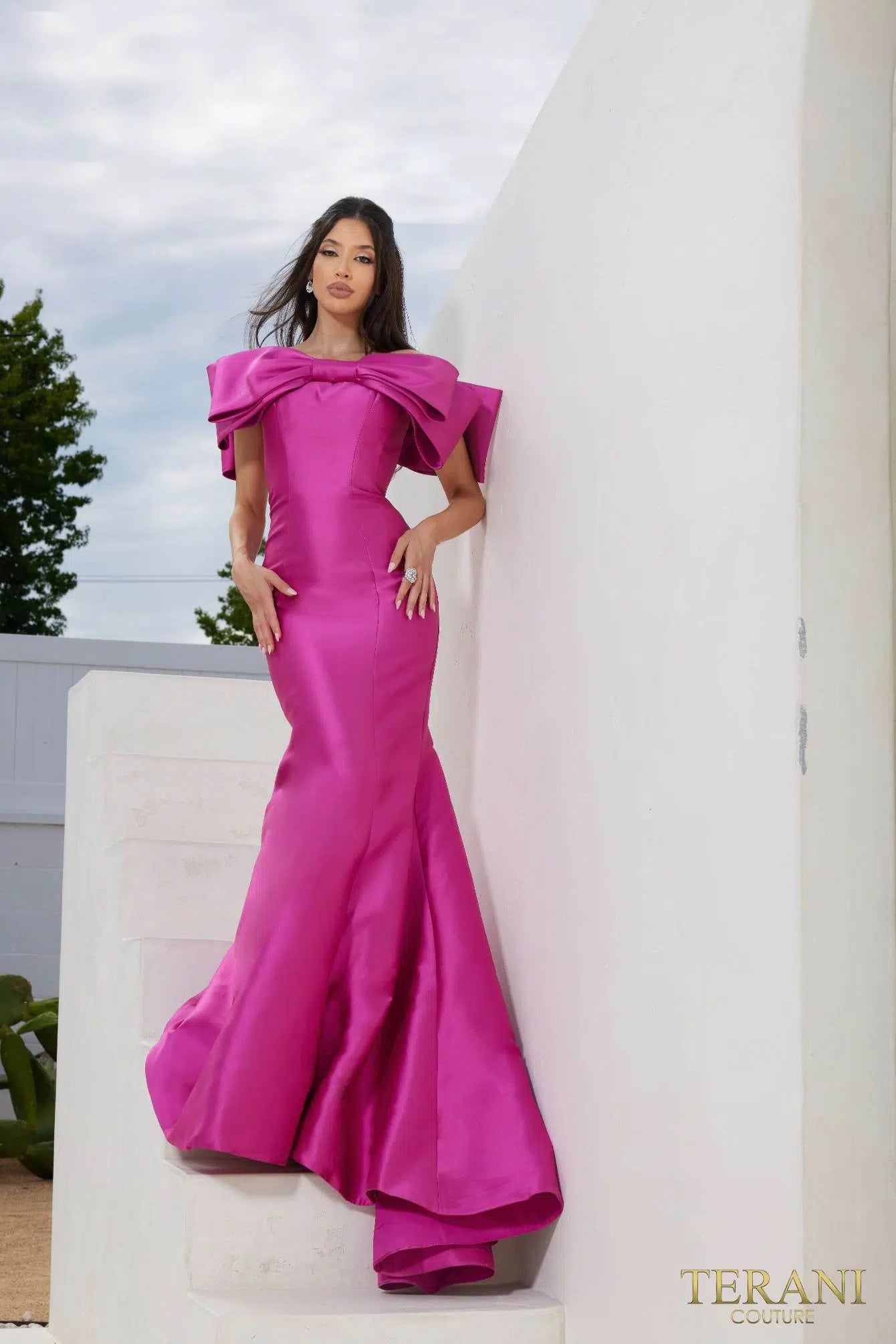 Welcome to WWW.SWANDRESSES.COM, your destination for authentic designer dresses. Discover our Elegant Maxi, Classic Cocktail, Sophisticated Sheath, Glamorous Mermaid, Timeless A-Line, Romantic Lace, Off-the-Shoulder, and High-Low Dresses. Perfect for weddings, galas, proms, and special occasions. Elevate your style 