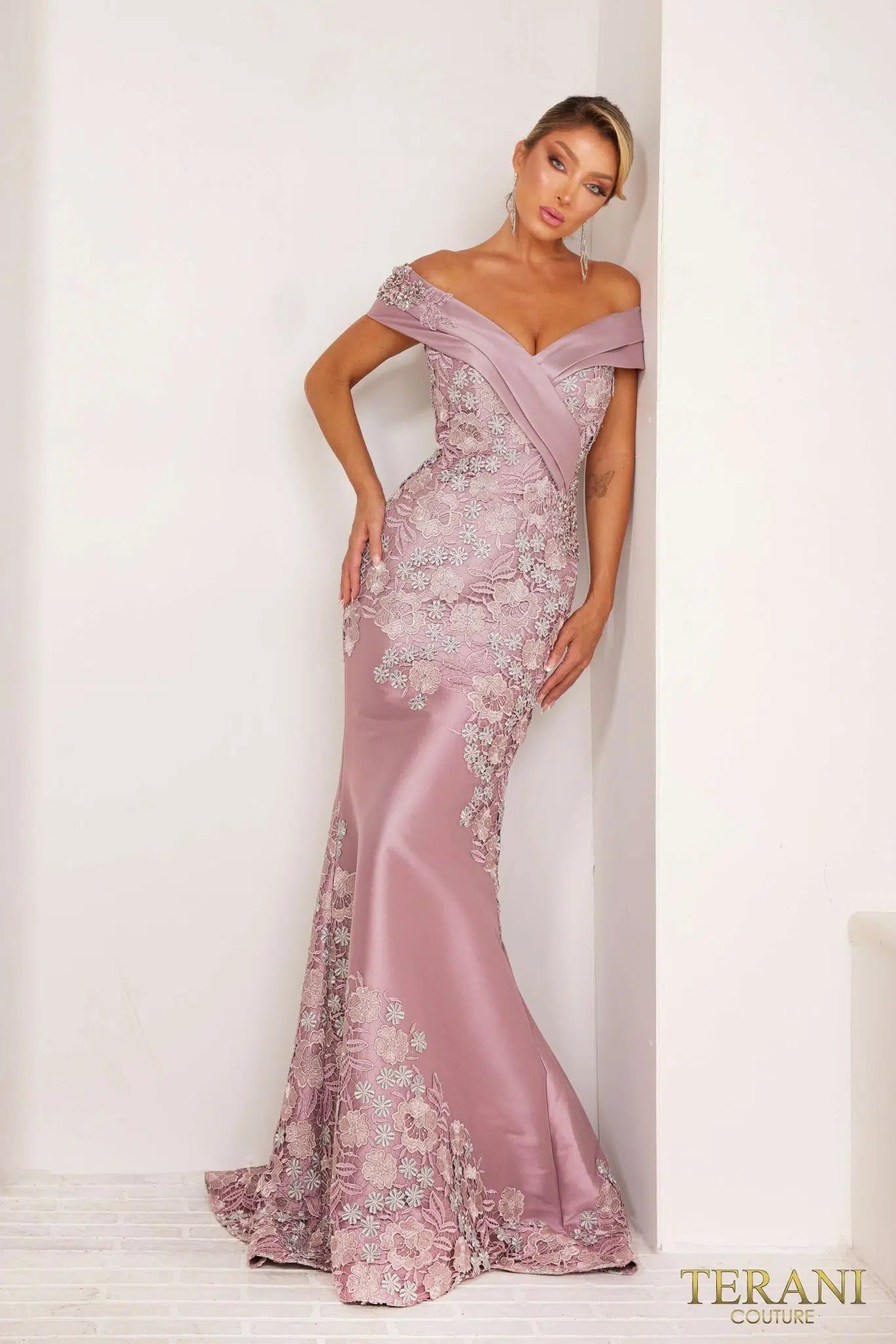 Welcome to WWW.SWANDRESSES.COM, your destination for authentic designer dresses. Discover our Elegant Maxi, Classic Cocktail, Sophisticated Sheath, Glamorous Mermaid, Timeless A-Line, Romantic Lace, Off-the-Shoulder, and High-Low Dresses. Perfect for weddings, galas, proms, and special occasions. Elevate your style 