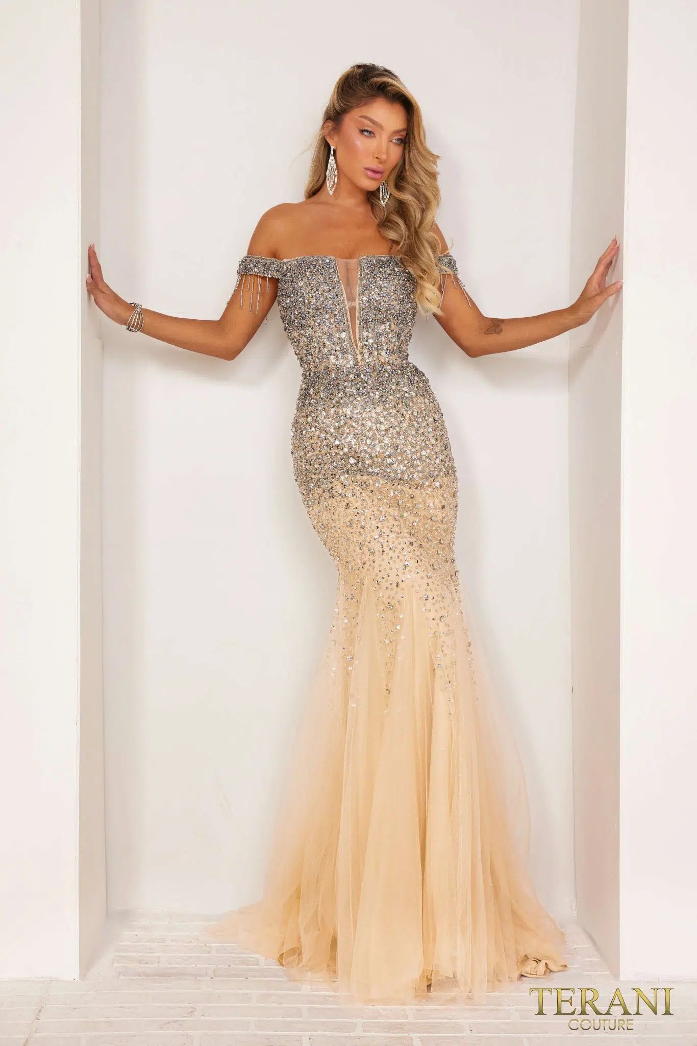 Welcome to WWW.SWANDRESSES.COM, your destination for authentic designer dresses. Discover our Elegant Maxi, Classic Cocktail, Sophisticated Sheath, Glamorous Mermaid, Timeless A-Line, Romantic Lace, Off-the-Shoulder, and High-Low Dresses. Perfect for weddings, galas, proms, and special occasions. Elevate your style 