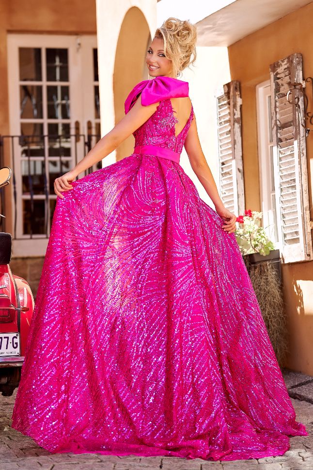 Welcome to WWW.SWANDRESSES.COM, your destination for authentic designer dresses. Discover our Elegant Maxi, Classic Cocktail, Sophisticated Sheath, Glamorous Mermaid, Timeless A-Line, Romantic Lace, Off-the-Shoulder, and High-Low Dresses. Perfect for weddings, galas, proms, and special occasions. Elevate your style 